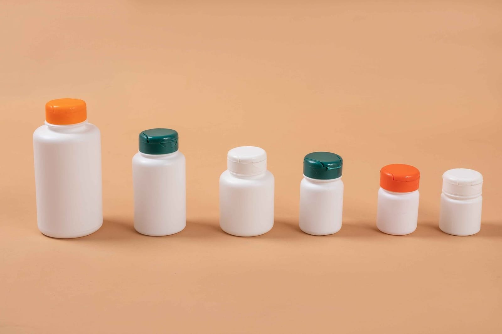 White Masterbatch for bright, opaque moulded bottles and caps